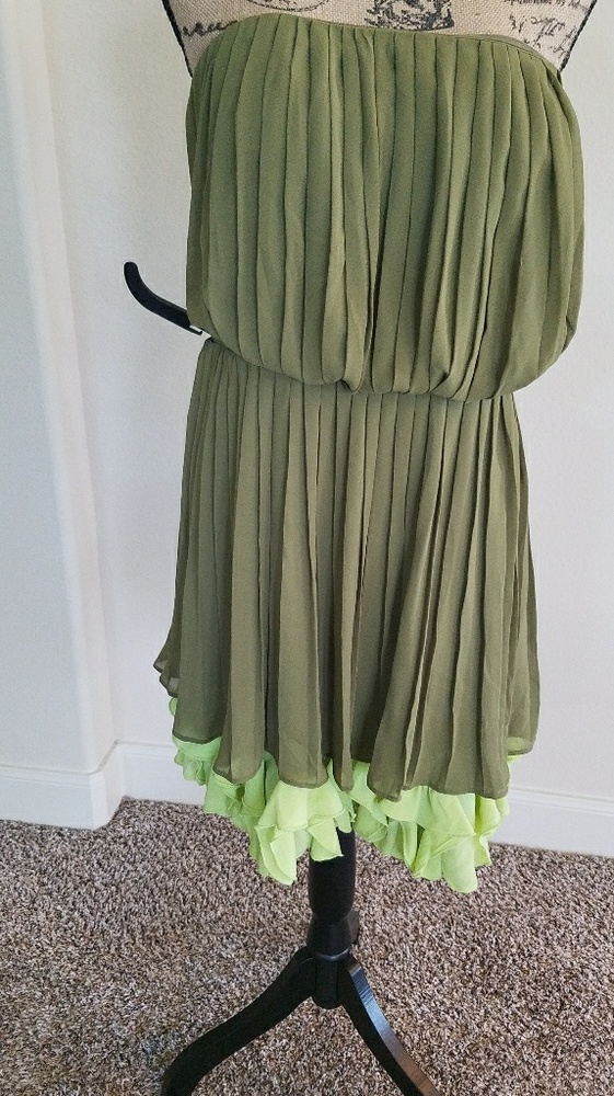 Jessica Simpson strapless dress